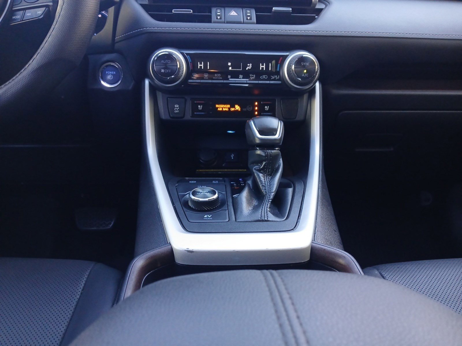 Used 2021 Toyota RAV4 Limited image 11