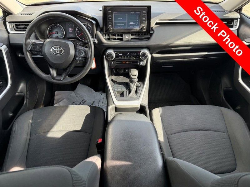 Used 2019 Toyota RAV4 LE AWD/4WD image 13