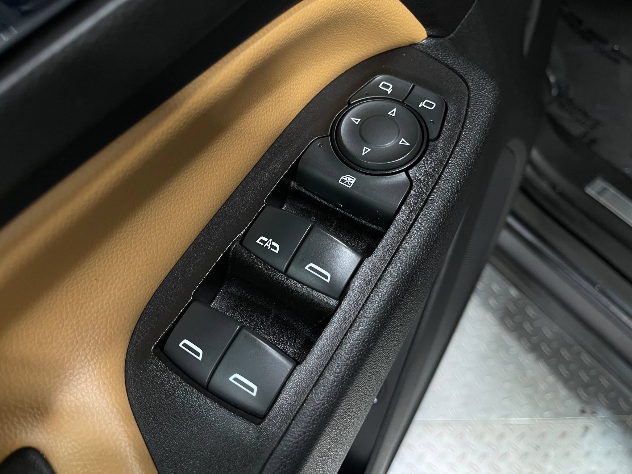 Used 2019 Chevrolet Equinox Premier AWD/4WD image 13