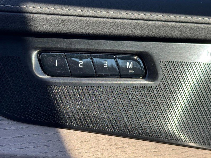 New 2026 Volvo XC90 B6 Plus w/ Protection Package image 10