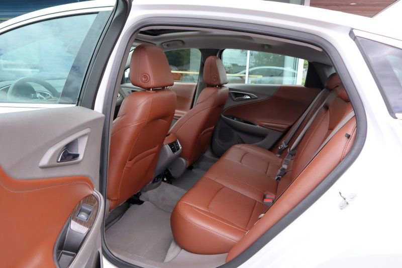 Used 2016 Chevrolet Malibu Premier w/ Driver Confidence Package II FWD image 15