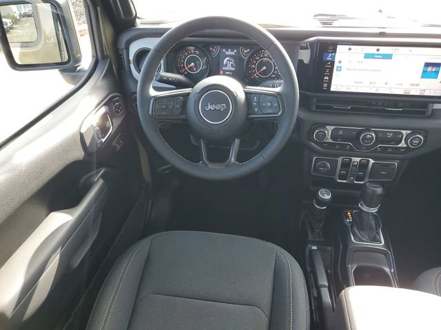 Certified 2025 Jeep Gladiator Sport image 18