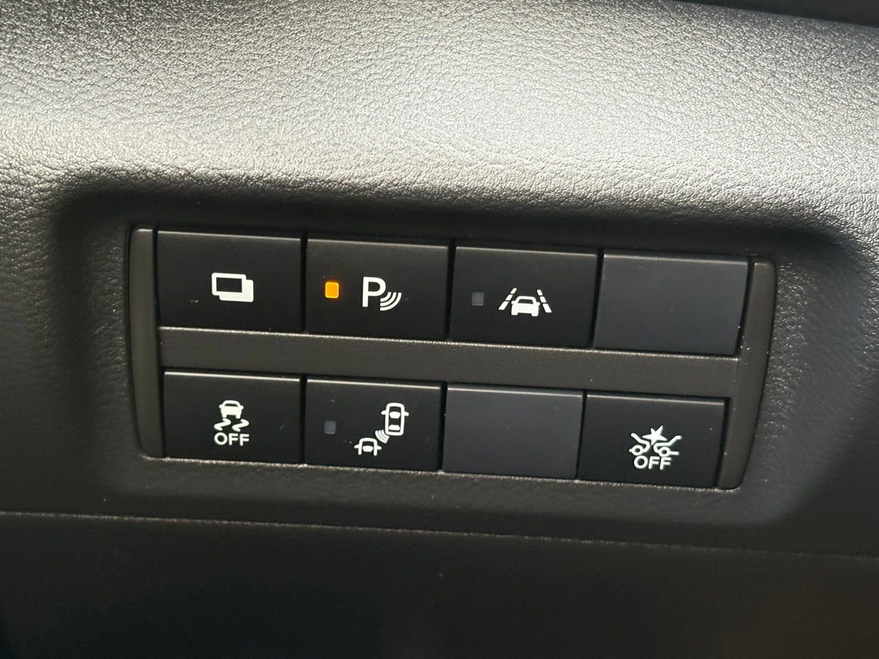 Certified 2025 Nissan Kicks Play S FWD image 21
