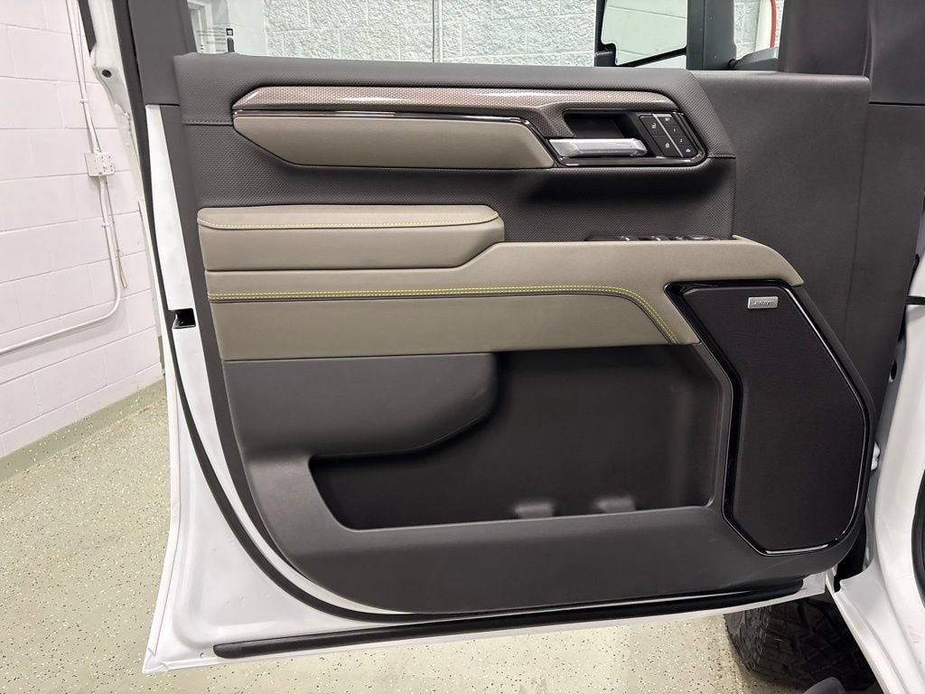 New 2026 Chevrolet Silverado 2500 ZR2 w/ LPO, Dark Essentials Package AWD/4WD image 16