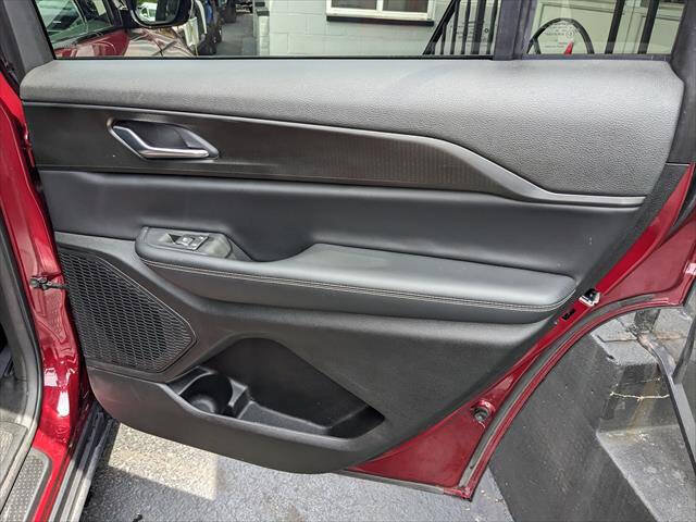 Used 2023 Jeep Grand Cherokee L Laredo AWD/4WD image 19