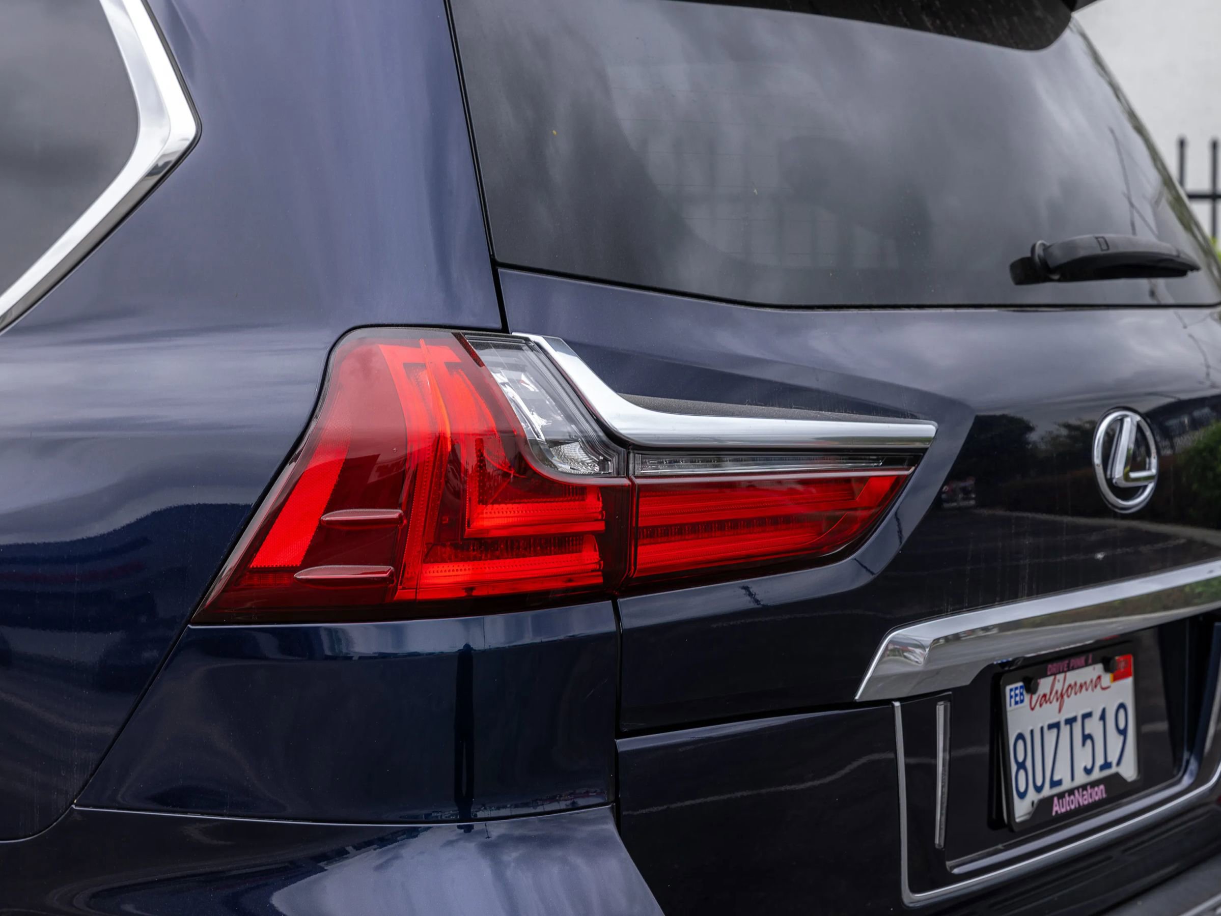 Used 2021 Lexus LX 570 4WD w/ Luxury Package image 11