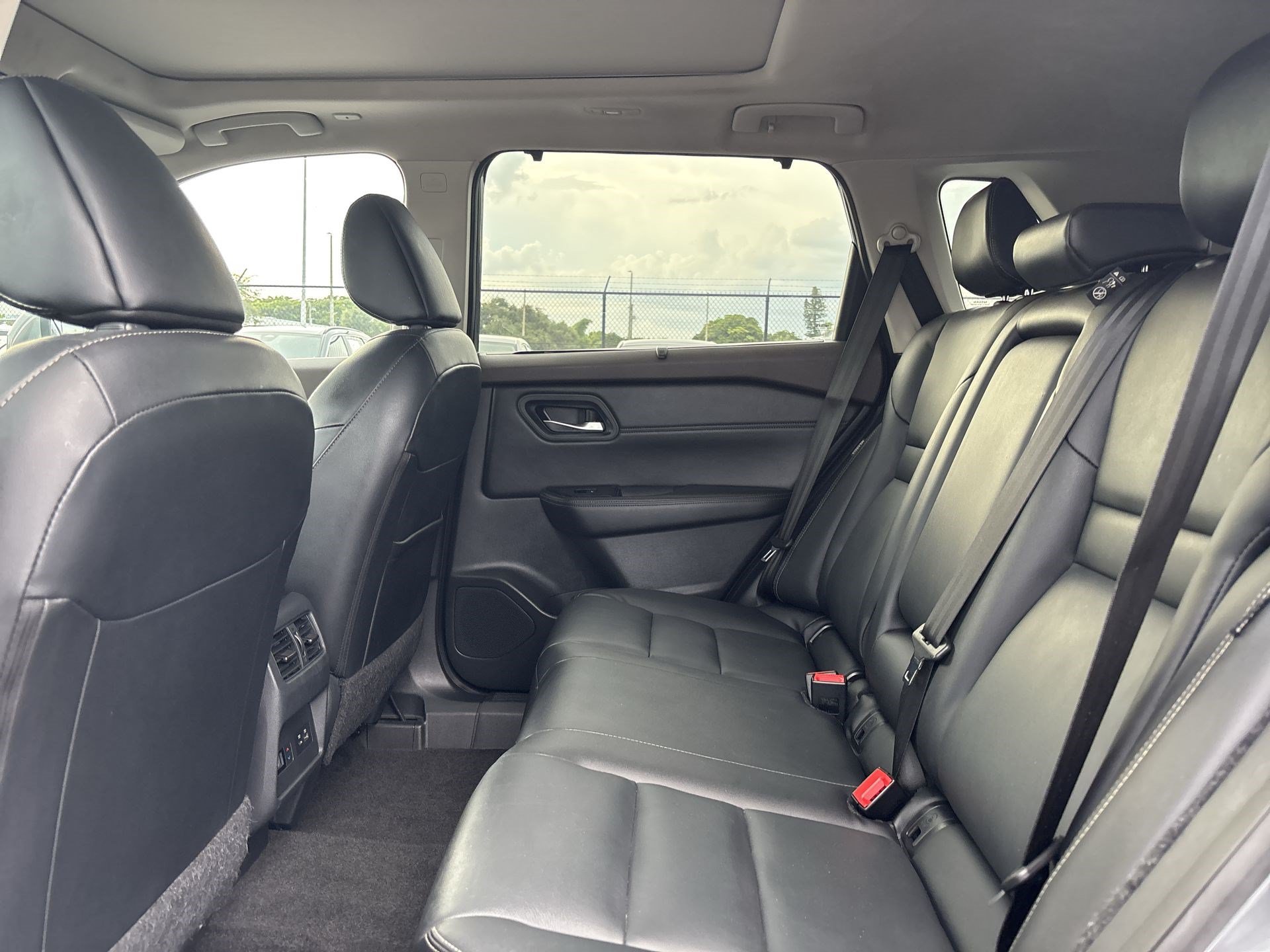 Used 2023 Nissan Rogue SL w/ SL Premium Package FWD image 22