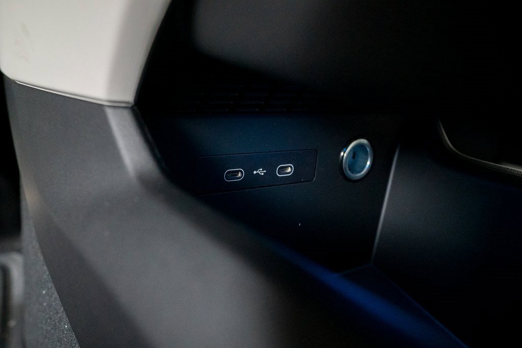 New 2025 Porsche Macan Turbo Electric image 32