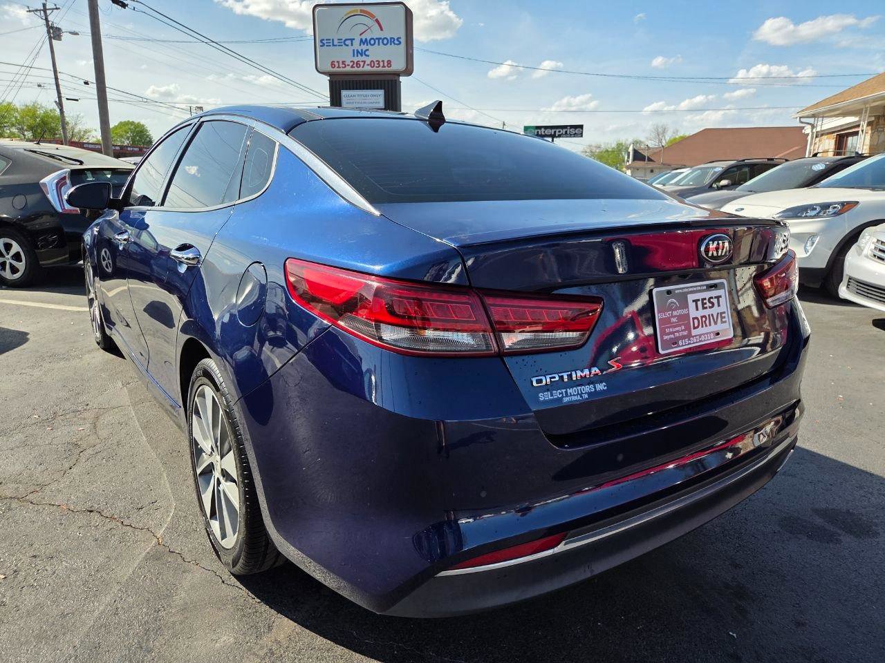 Used 2018 Kia Optima S w/ Pano Sport Package FWD image 4