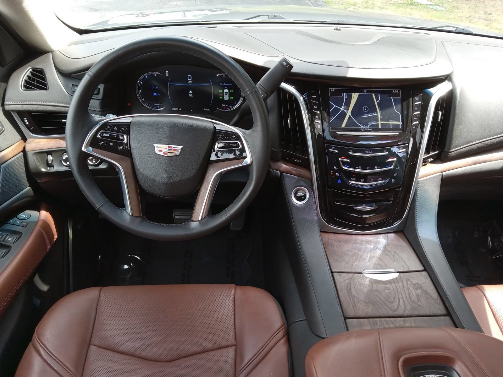 Used 2020 Cadillac Escalade ESV Luxury AWD/4WD image 14