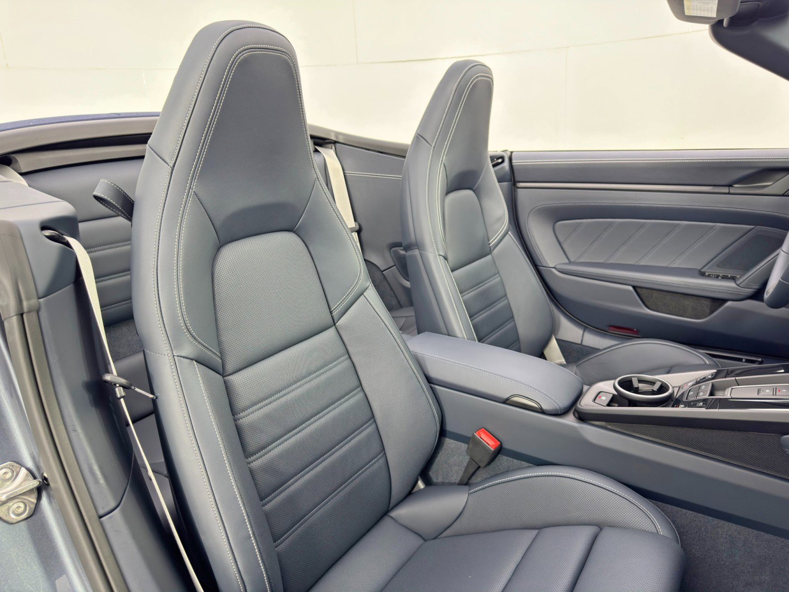 Used 2025 Porsche 911 Carrera image 39