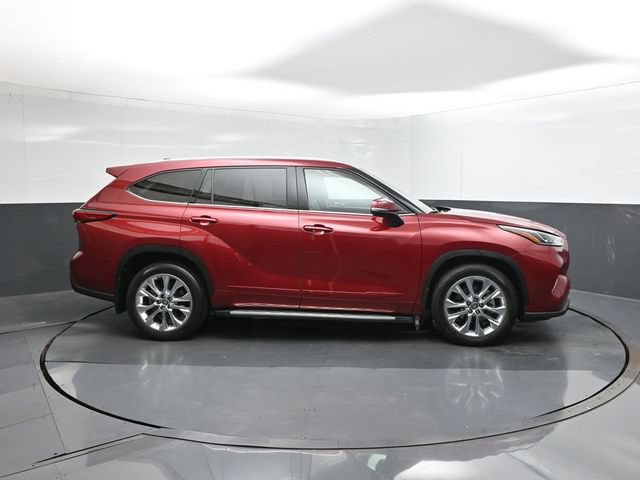 Used 2023 Toyota Highlander Limited FWD image 15