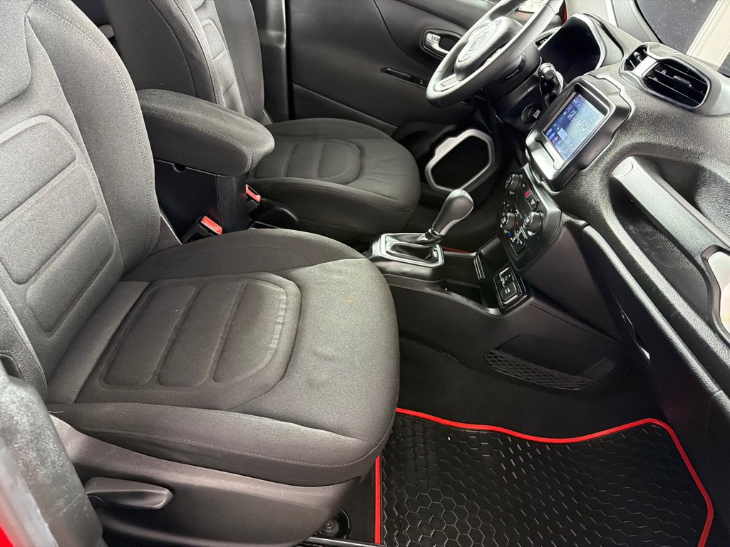 Used 2018 Jeep Renegade Latitude image 23