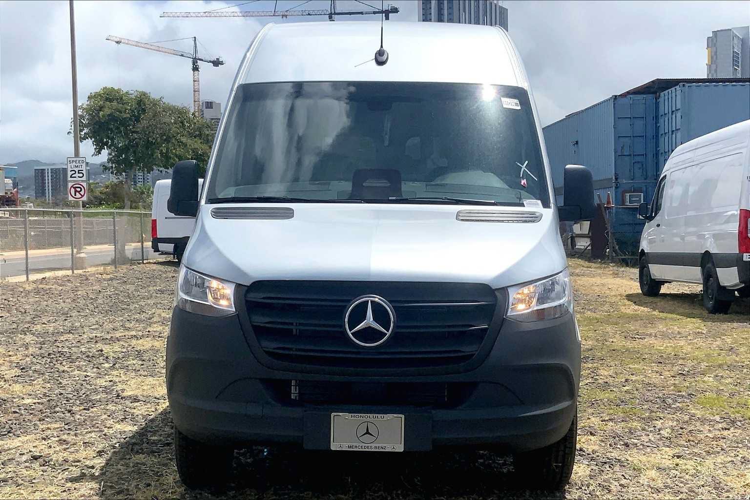 Used 2025 Mercedes-Benz Sprinter 2500 image 5