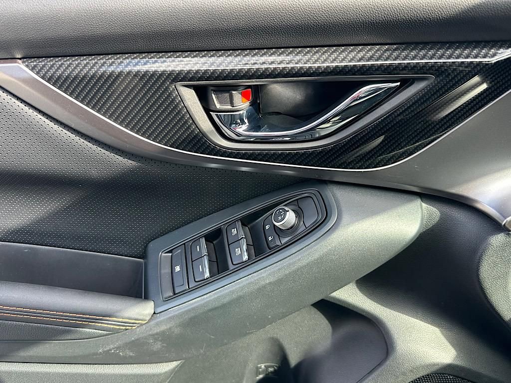 Used 2020 Subaru Crosstrek 2.0i Limited w/ Moonroof Package w/Navigation image 18