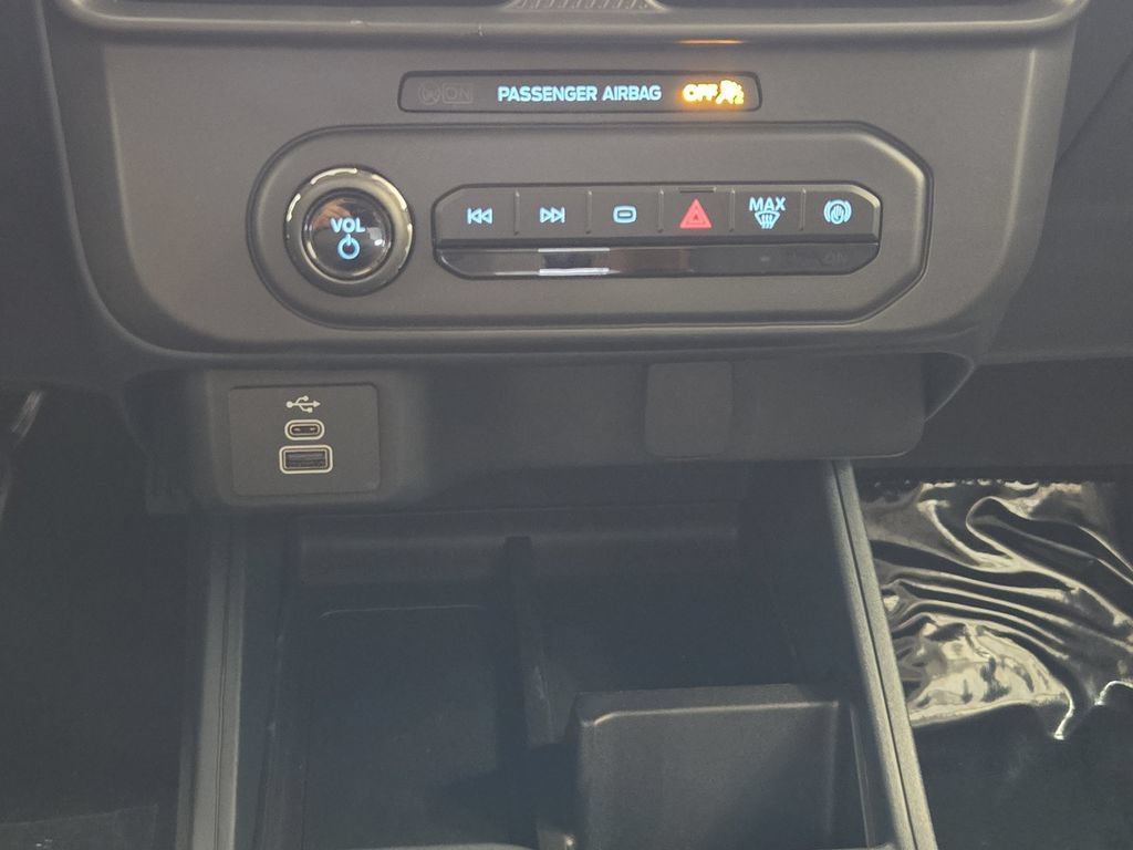 New 2026 Ford Maverick XL FWD image 19
