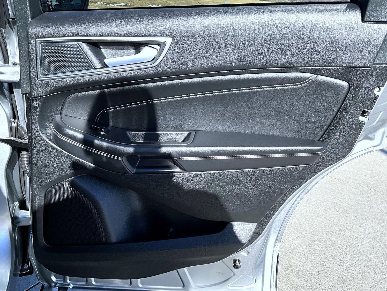 Used 2024 Ford Edge Titanium image 18