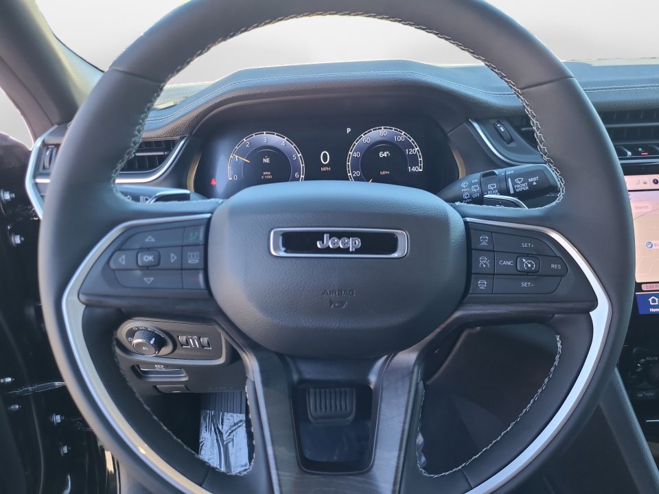 New 2025 Jeep Grand Cherokee L Limited image 10