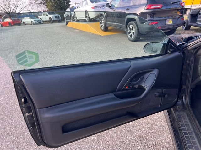 Used 2002 Chevrolet Camaro Z28 w/ Sport Appearance Pkg RWD image 12