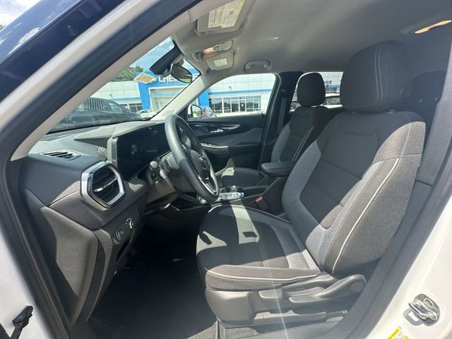 Used 2024 Chevrolet TrailBlazer LT w/ LT Cold Weather Package FWD image 21