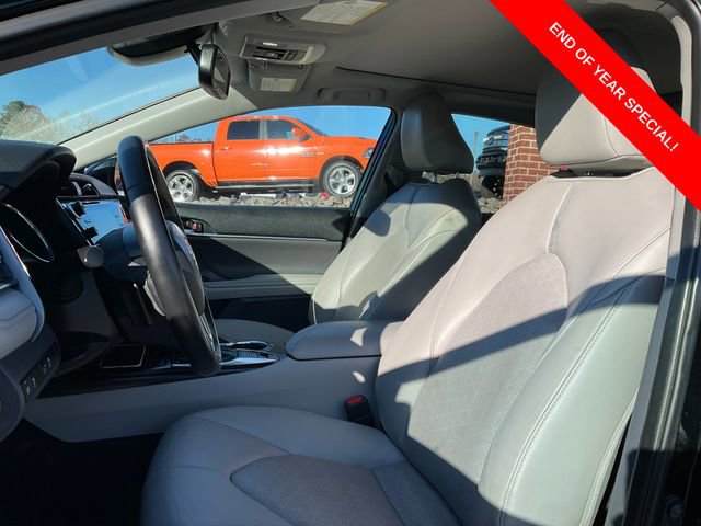 Used 2019 Toyota Camry XSE image 9