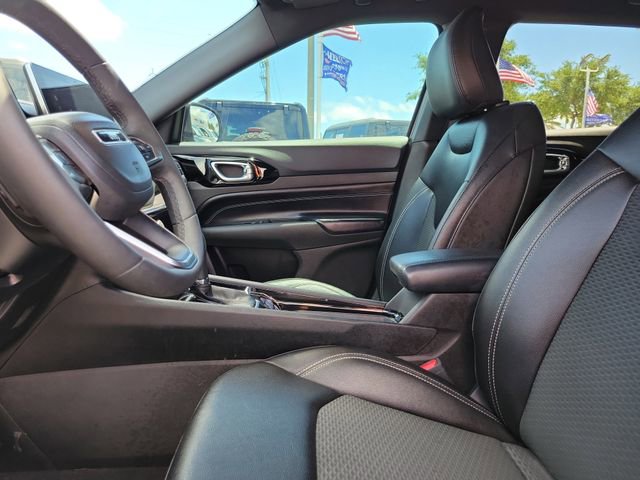 Used 2024 Jeep Compass Latitude w/ Altitude Special Edition image 19