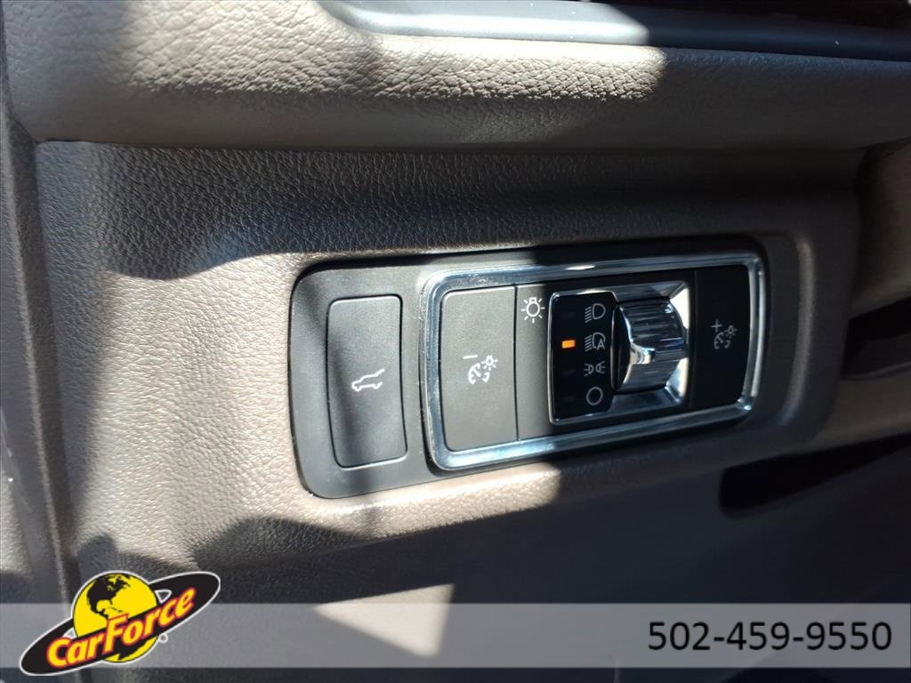 Used 2021 Lincoln Corsair AWD image 21