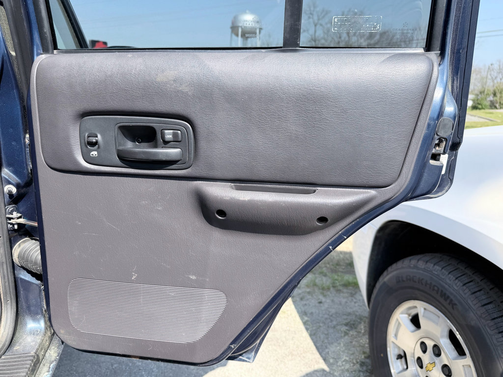Used 2000 Jeep Cherokee Classic image 22