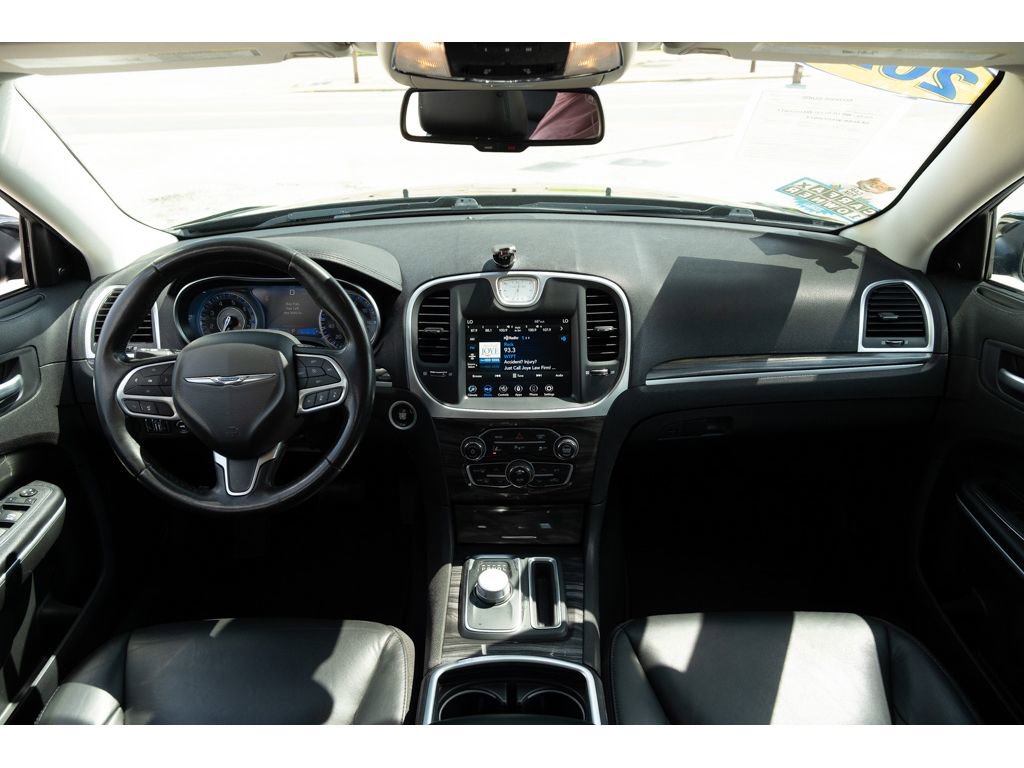 Used 2022 Chrysler 300 Touring L w/ Safetytec Plus Group image 31