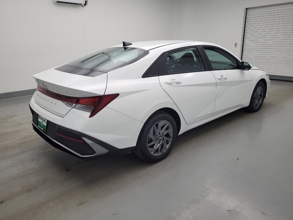 Used 2024 Hyundai Elantra SEL FWD image 10