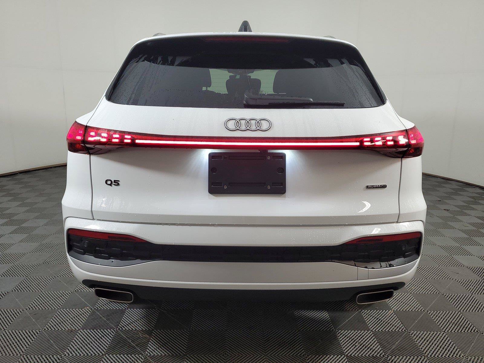 Used 2025 Audi Q5 Premium w/ Convenience Package AWD/4WD image 5
