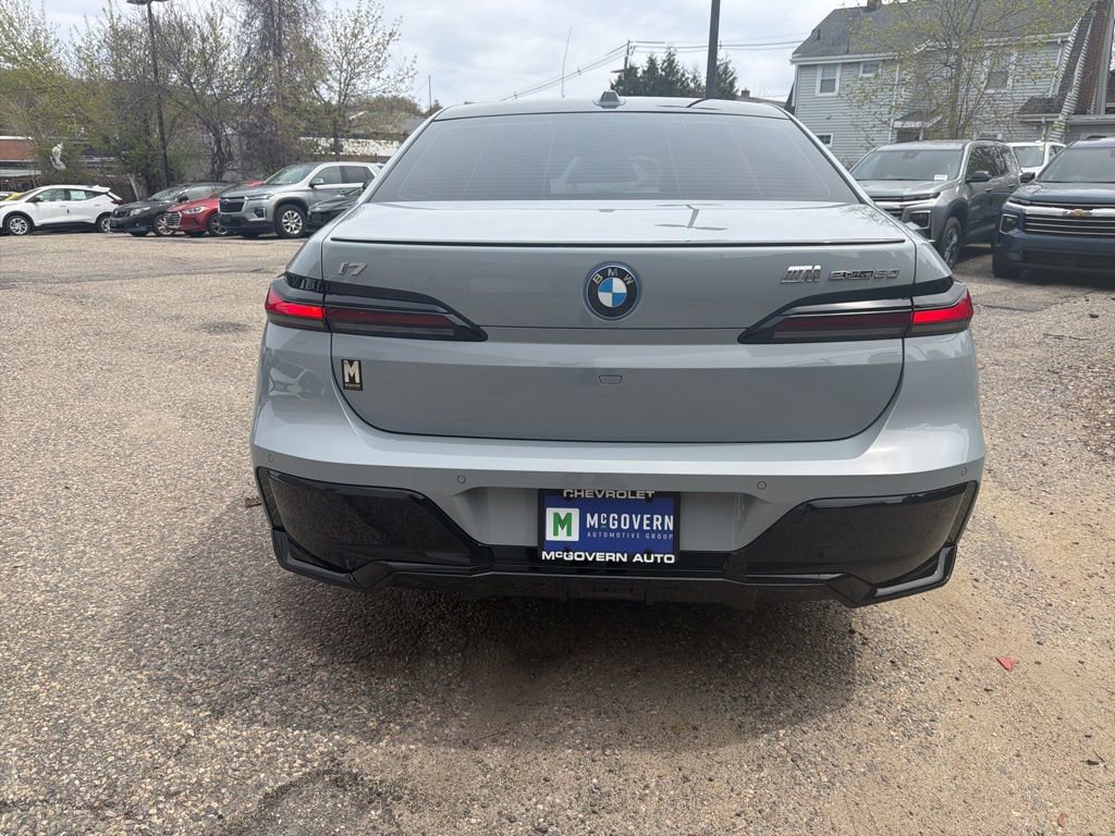Used 2025 BMW i7 eDrive50 w/ M Sport Package RWD image 4