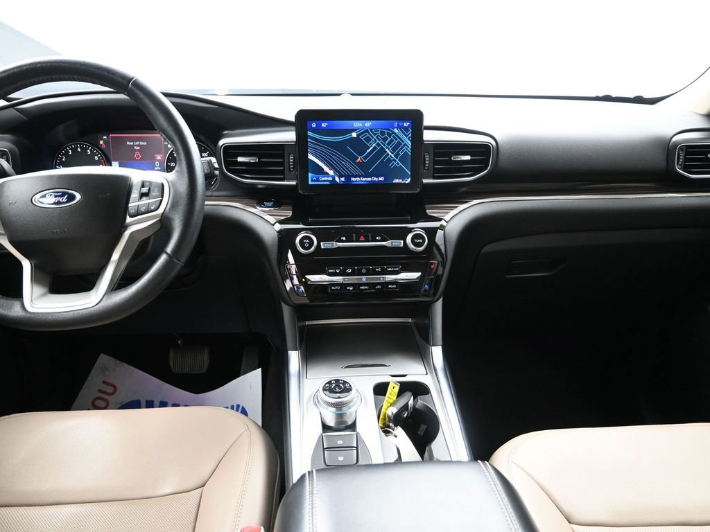 Used 2023 Ford Explorer Limited image 32