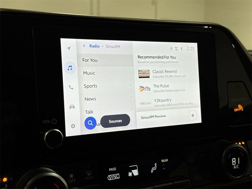 Used 2023 Toyota Highlander XLE image 13