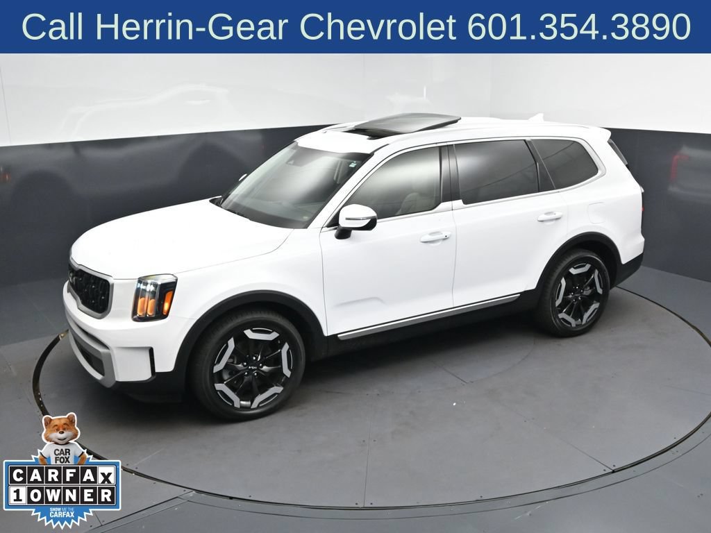 Used 2024 Kia Telluride EX w/ EX Captain's Chair Package FWD image 31