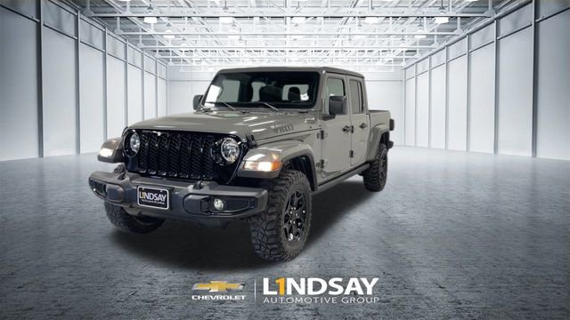 Used 2021 Jeep Gladiator Willys image 4