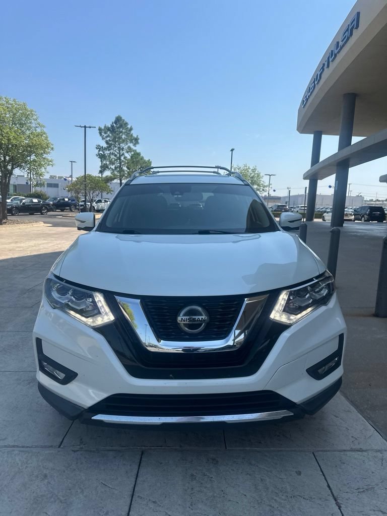 Used 2019 Nissan Rogue SL w/ Premium Package FWD image 2