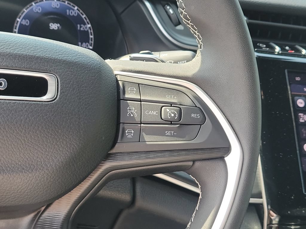 Certified 2025 Jeep Grand Cherokee Laredo AWD/4WD image 24