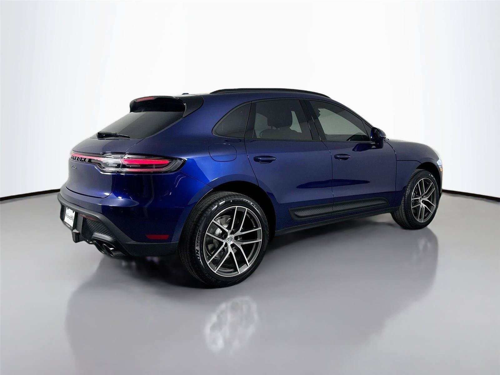 Certified 2026 Porsche Macan Turbo AWD/4WD image 7