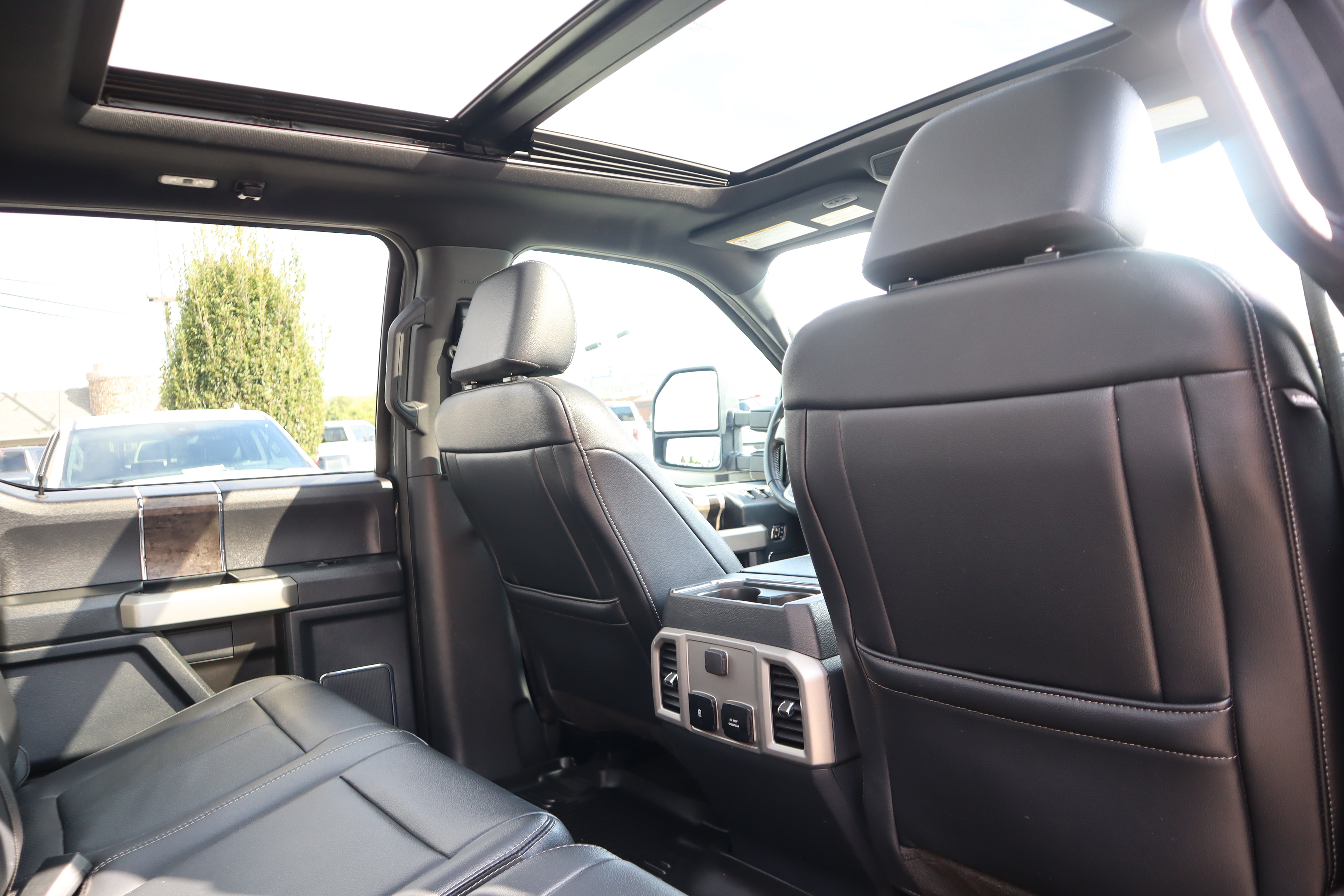 Used 2022 Ford F250 Lariat w/ Chrome Package AWD/4WD image 29