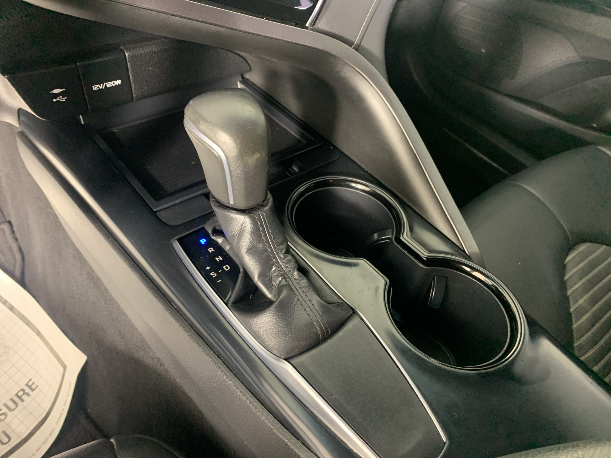 Used 2018 Toyota Camry SE FWD image 23