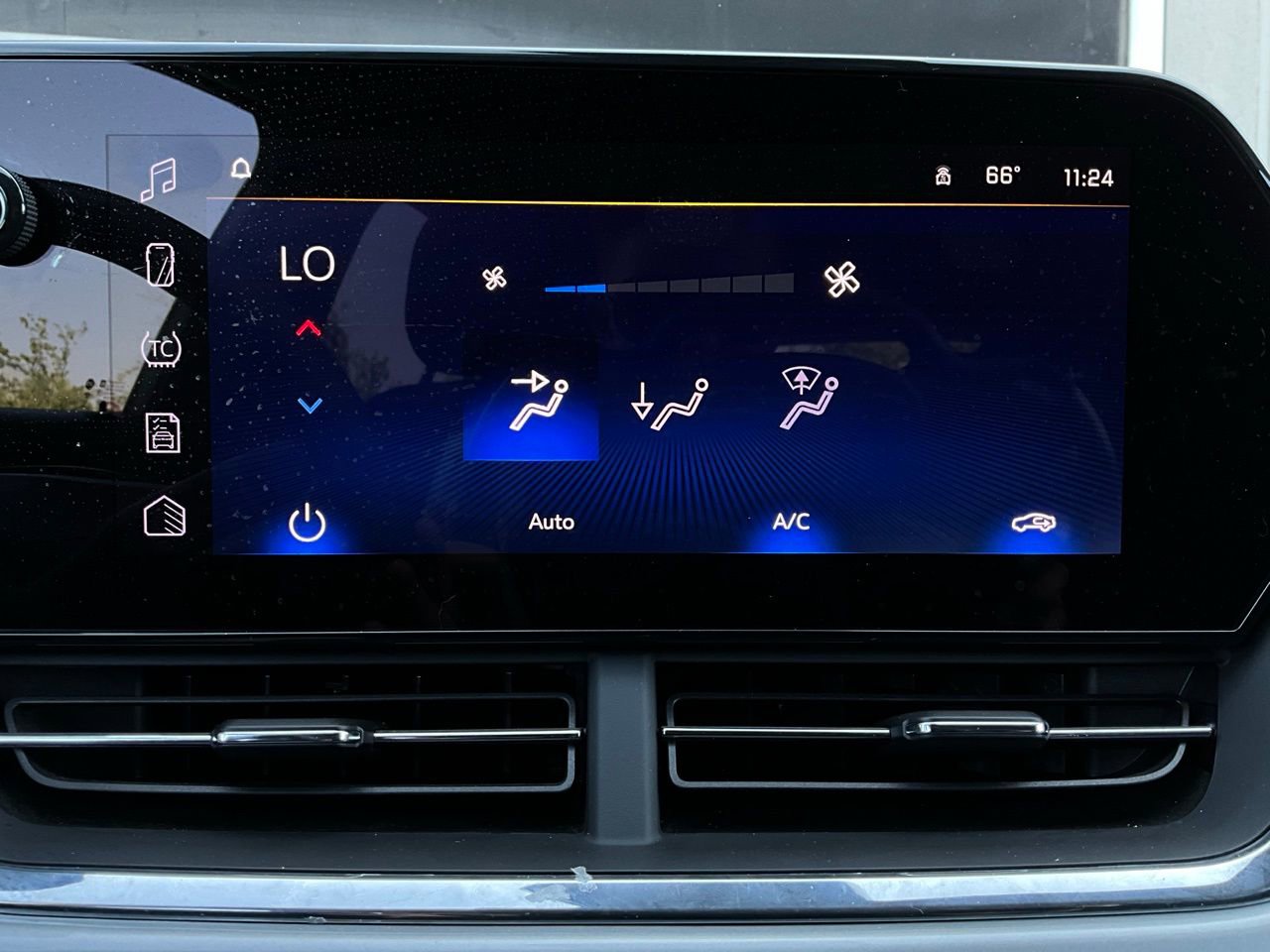 Used 2025 Chevrolet Trax LT FWD image 28