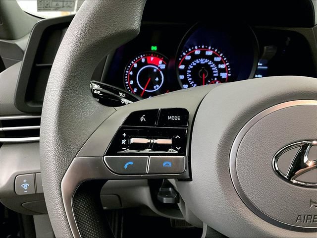 Used 2023 Hyundai Elantra SEL FWD image 17