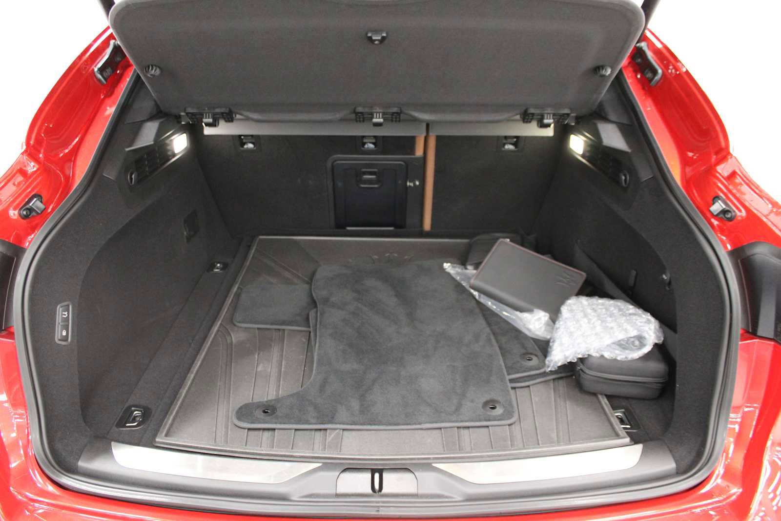Used 2022 Maserati Levante Modena S image 17