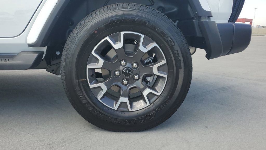 New 2025 Jeep Wrangler Sahara image 7