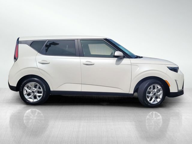 Used 2025 Kia Soul LX w/ LX Technology Package image 3