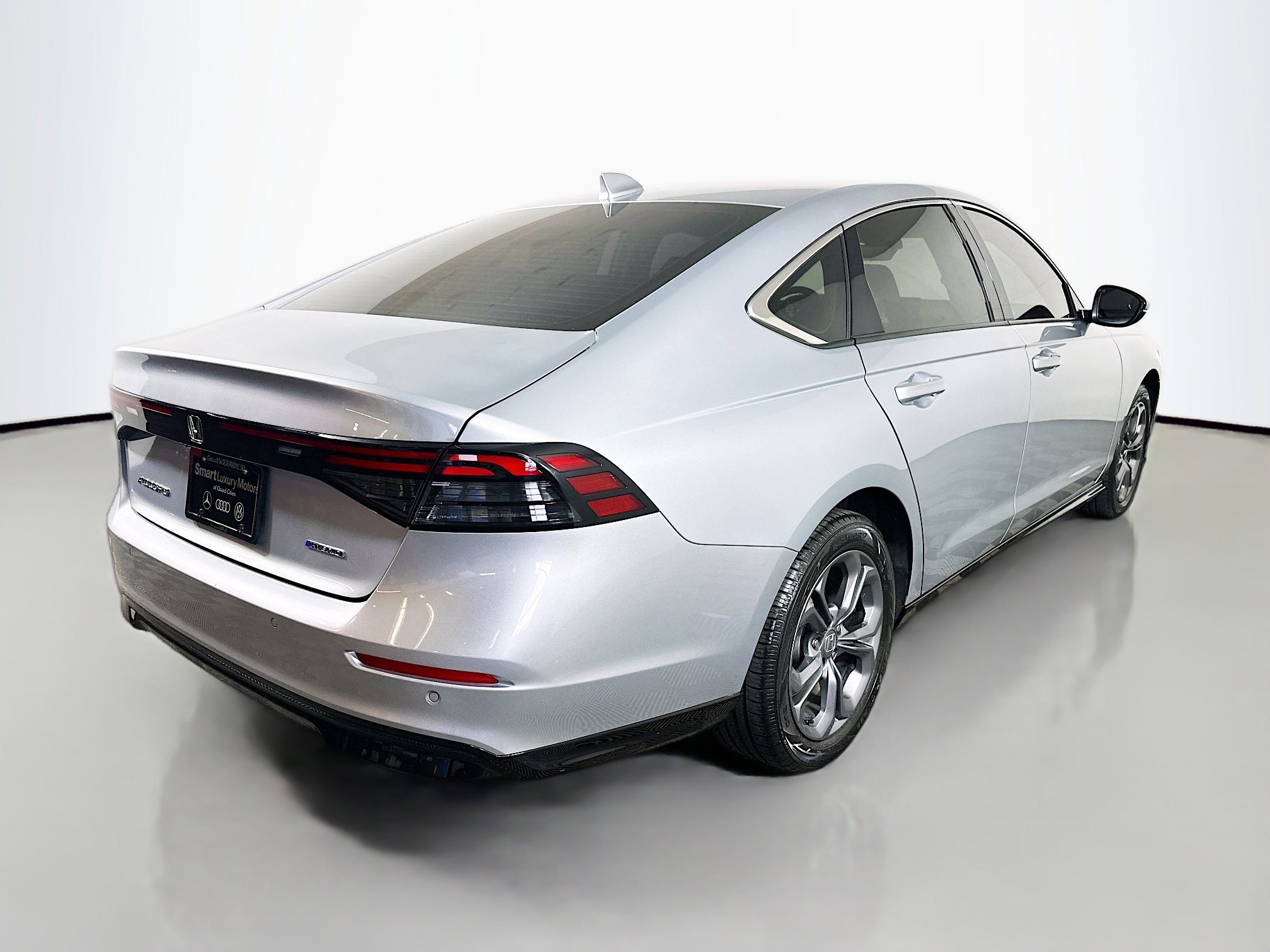 Used 2024 Honda Accord EX-L image 7