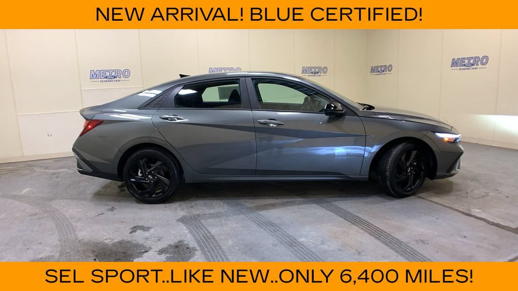 Used 2026 Hyundai Elantra Sport FWD image 2