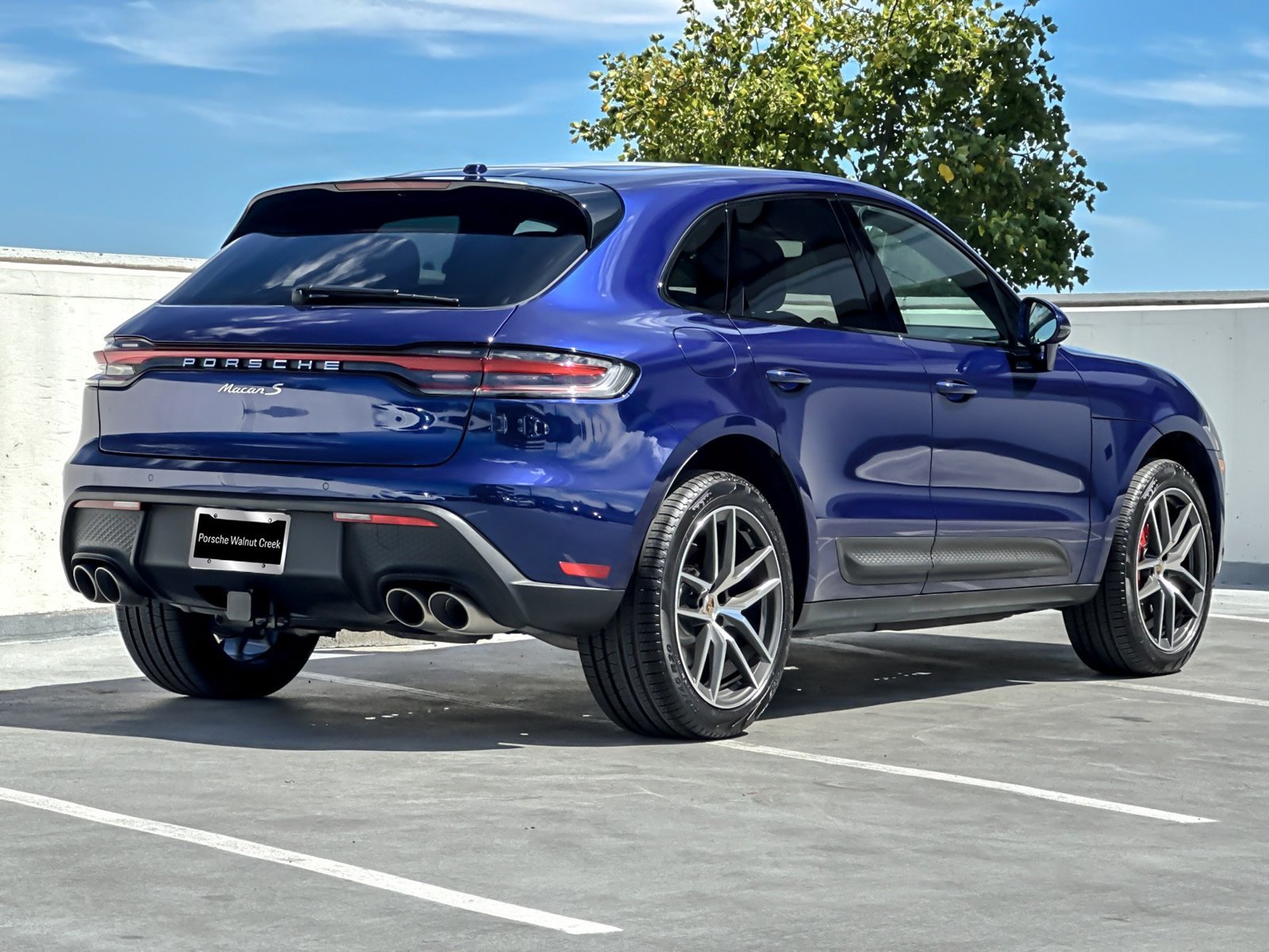 Used 2024 Porsche Macan S AWD/4WD image 9