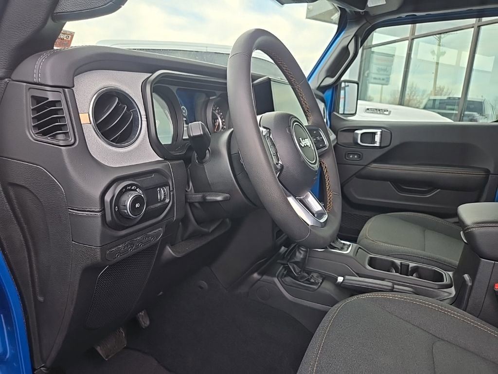 Used 2024 Jeep Wrangler Sahara w/ Technology Group image 38